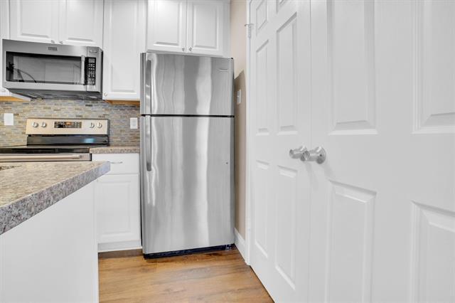 Building Photo - 449 Harris St