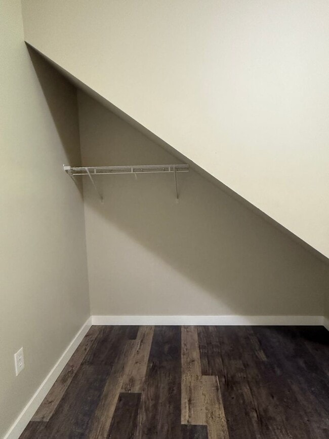 Building Photo - 3 Bedroom Home For Rent