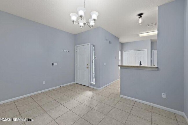 Building Photo - 631 Scrub Jay Dr