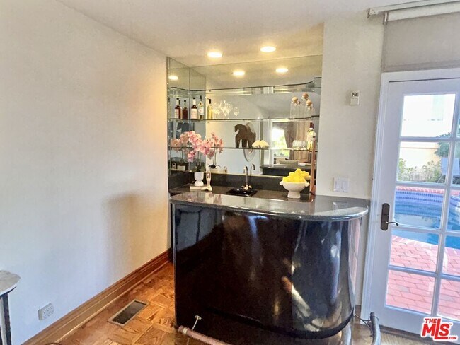 Building Photo - 11502 Dona Teresa Dr