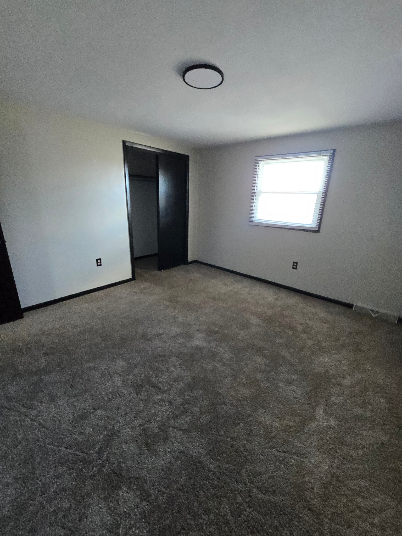 Building Photo - 1409 E 38th St