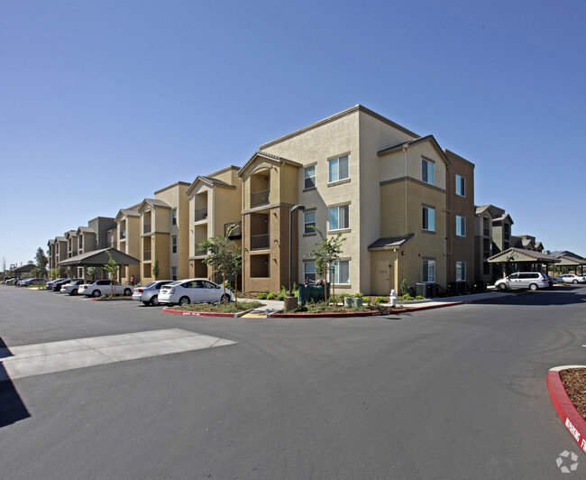 Building Photo - Arbor Creek Family Apartments