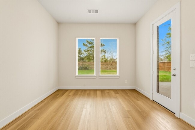 Building Photo - 4615 Bridgewood Dr