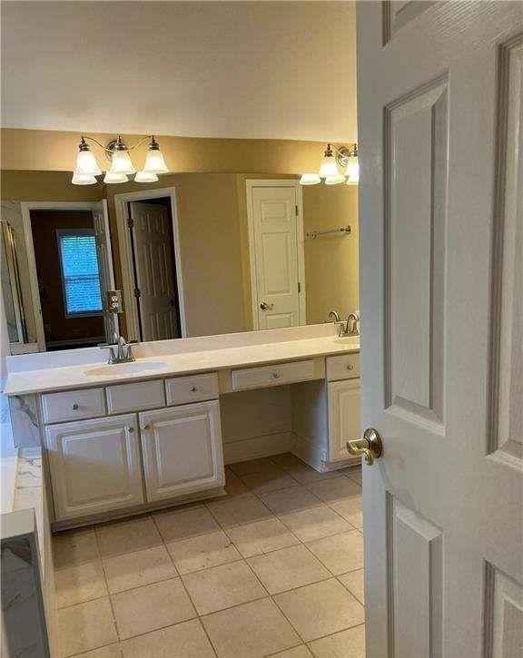 Building Photo - 1020 Olde Roswell Grove