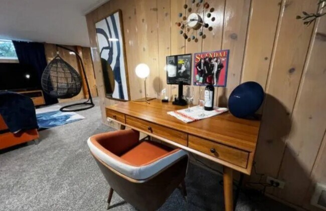 Building Photo - 1945 S 2600 E