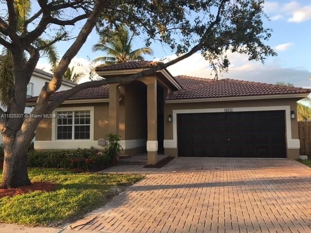 Building Photo - 16725 Sapphire Ct