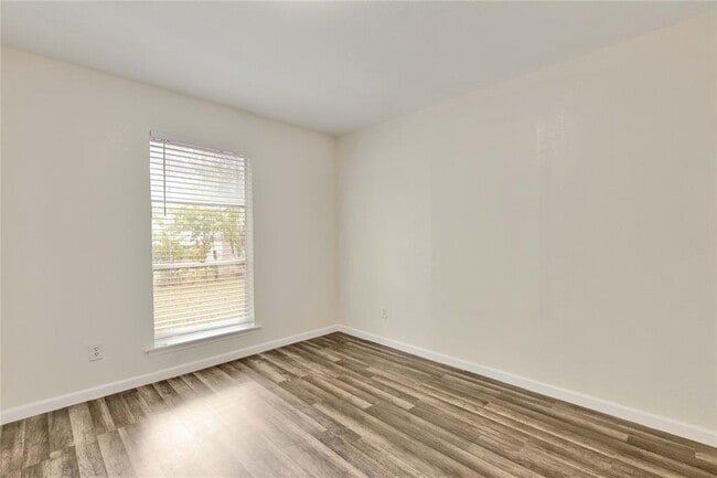 Building Photo - 1402 Citation Cir