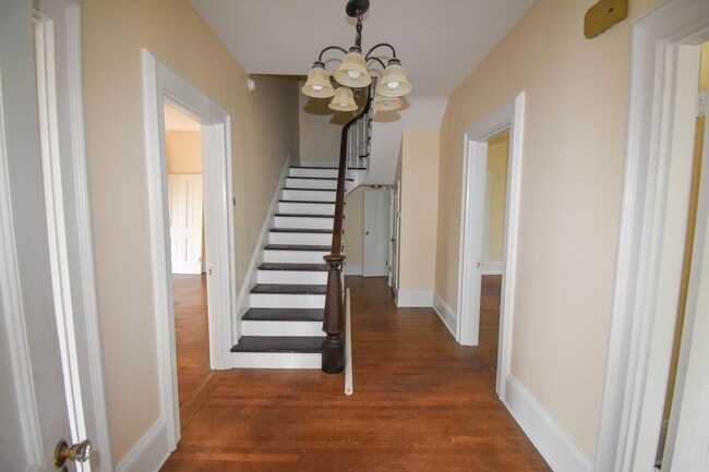 Building Photo - MT440