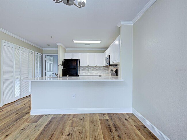 Building Photo - 5501 Rosehill Rd