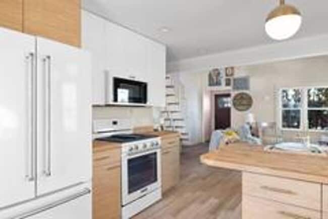 Building Photo - Midtown 4BDR Home - Mid Century Paradise!