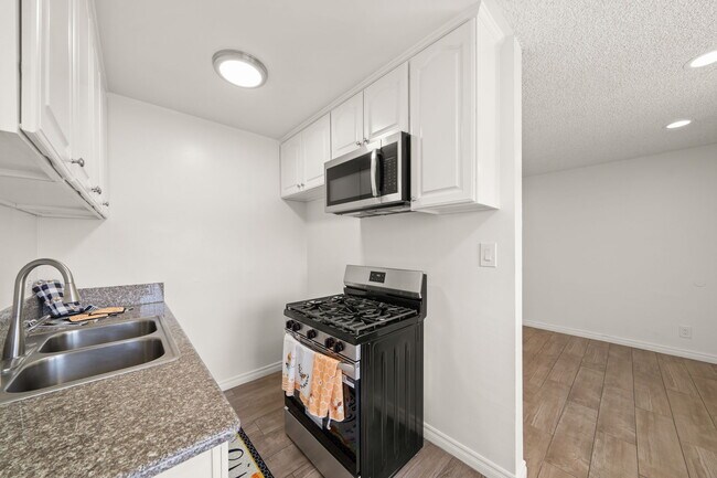 Building Photo - 11100 Pangborn Ave.