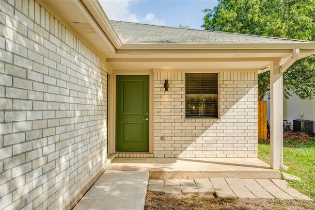 Building Photo - 8110 Willet Trail