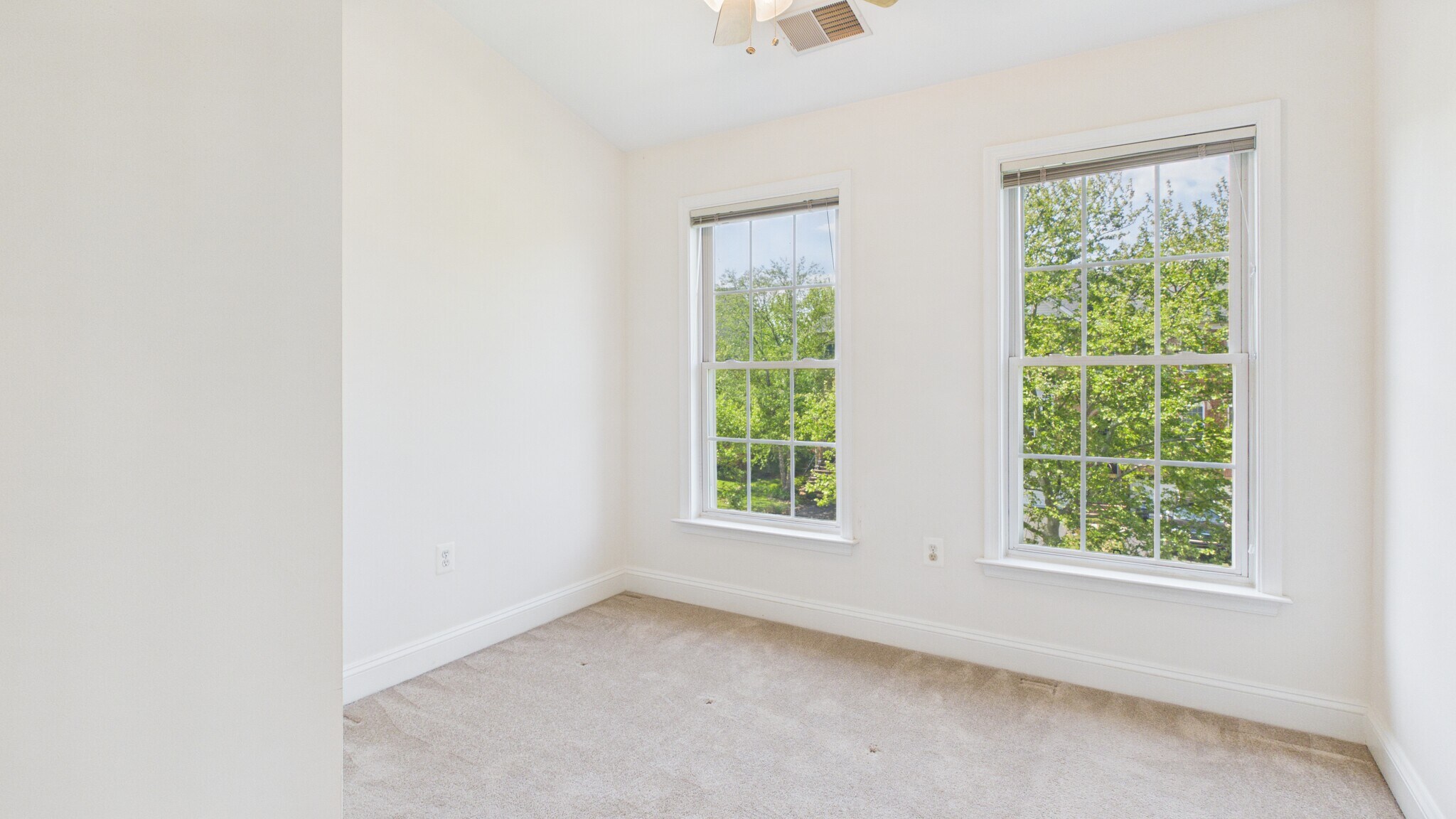 Building Photo - 25807 Turlough Ter