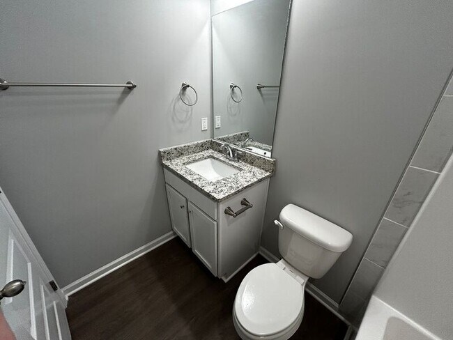 Building Photo - 1400 Pipeline Ave