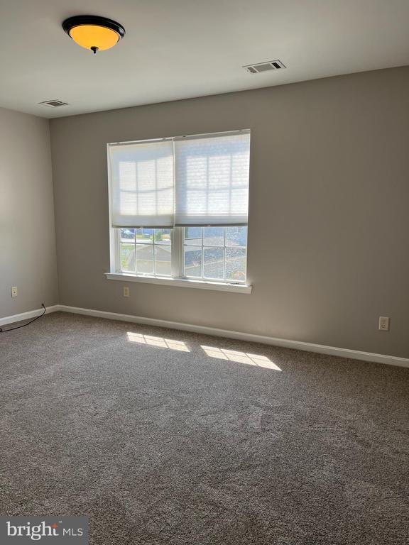 Building Photo - 3650 Rolling Hills Dr