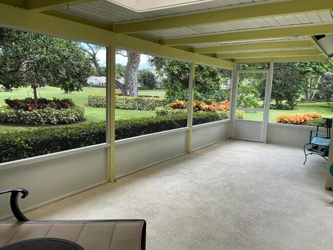 Building Photo - 4559 S Lake Dr