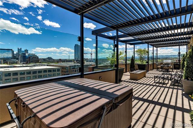 Building Photo - 1665 Central St