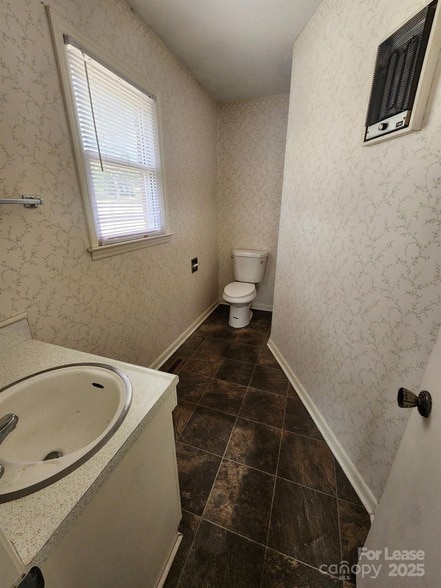 Building Photo - 208 Cliffside Dr