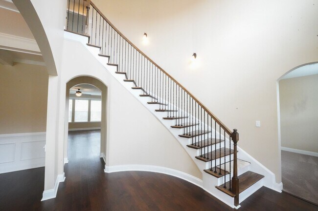 Building Photo - Available Now!