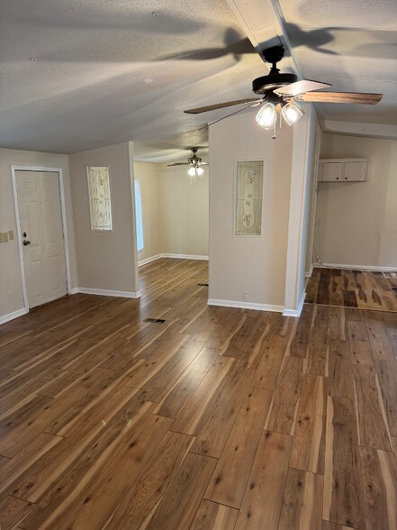 Building Photo - 2610 Crane Ln