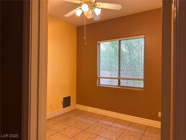 Building Photo - 141 Cliff Valley Dr