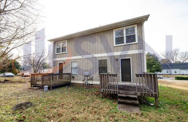 Building Photo - 407 S Merritt Mill Rd