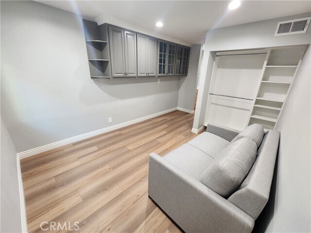 Building Photo - 5460 White Oak Ave