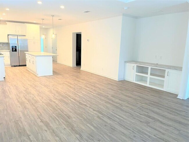 Building Photo - 5473 Bahia Wy