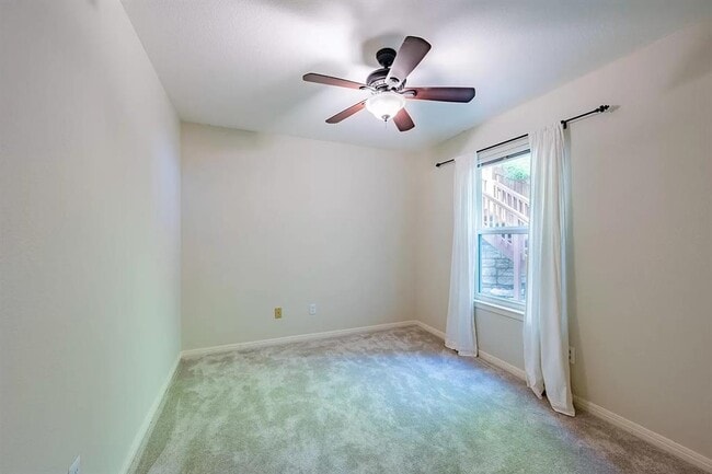Building Photo - 6616 Mesa Hollow Dr
