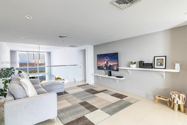 Building Photo - 7928 East Dr