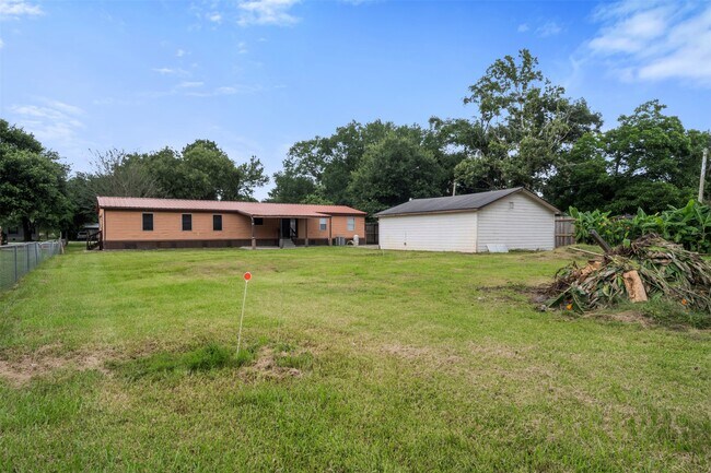 Building Photo - 15807 Cypress Garden Dr