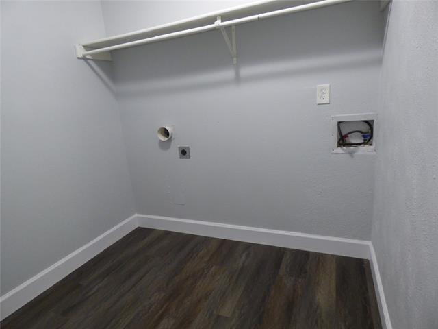 Building Photo - 5016 Roberts Dr