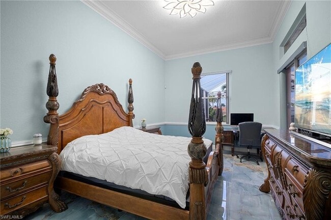 Building Photo - 5024 SW 8th Pl