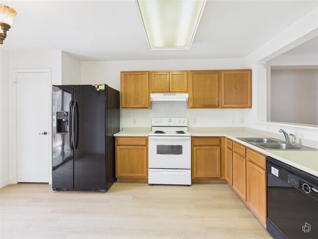 Building Photo - 6824 Walkup Ln