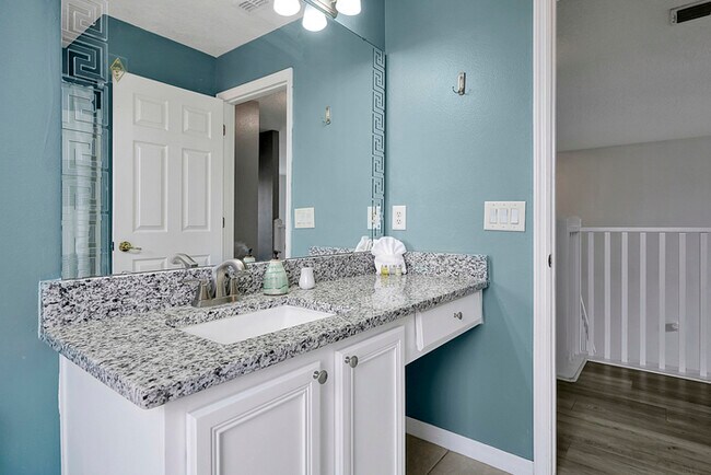 Building Photo - 112 Paloma Dr