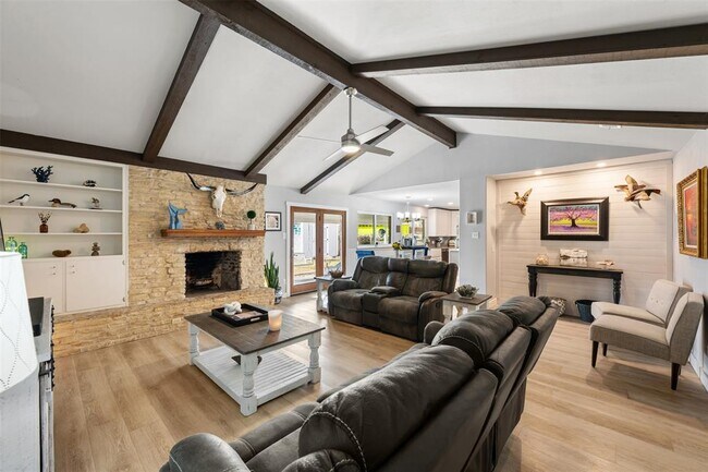 Building Photo - 117 Shady Oak Dr