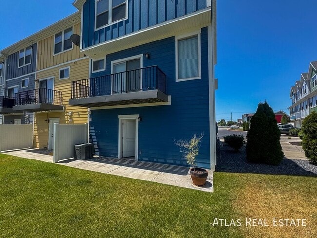 Building Photo - 2530 W Knights Ln
