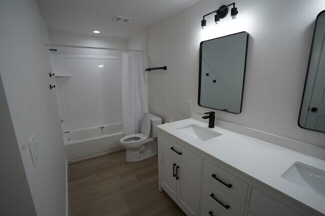 Building Photo - 428 S 975 W