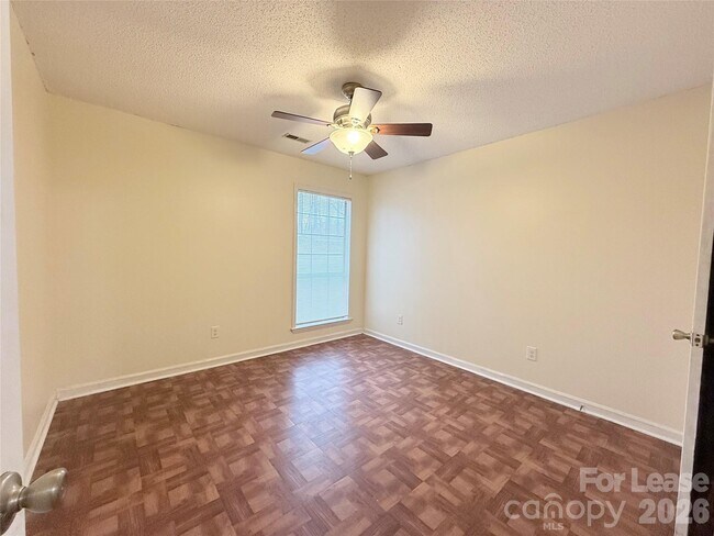 Building Photo - 6924 Long Needles Dr
