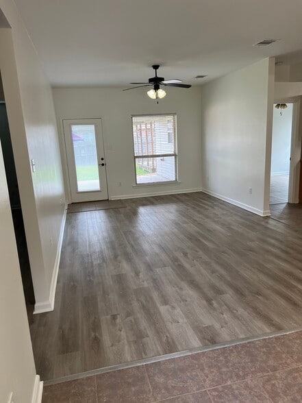 Living Room - 9417 Lockhart Rd