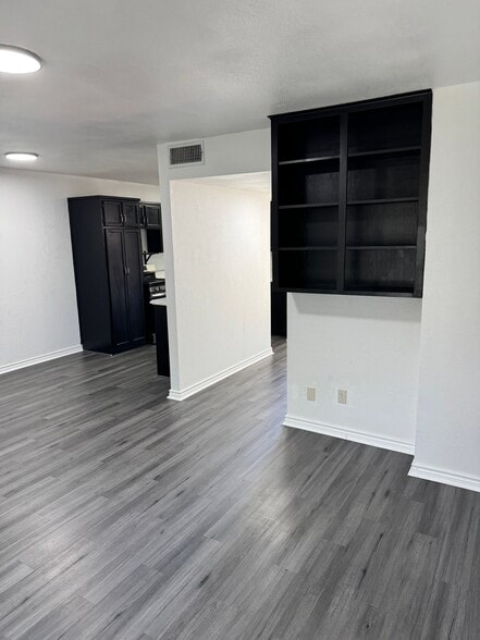 Building Photo - 821 Vernon Ct