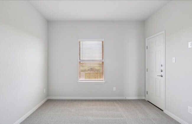 Building Photo - "Charming 3-Bedroom Duplex in San Antonio with Granite Elegance!"