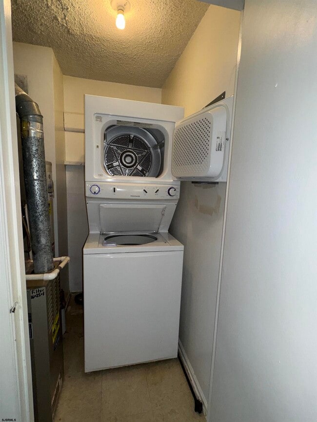 Building Photo - 75 Liberty Ct