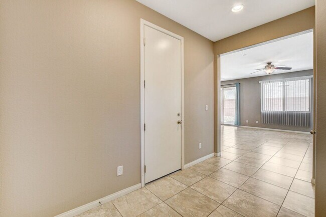 Building Photo - 1442 Brushback Ave
