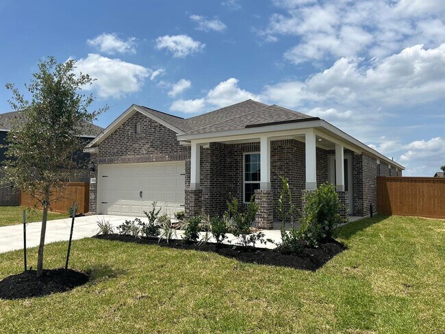 Primary Photo - 1111 Whispering Winds Dr