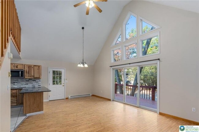 Building Photo - 273 Four Seasons Dr