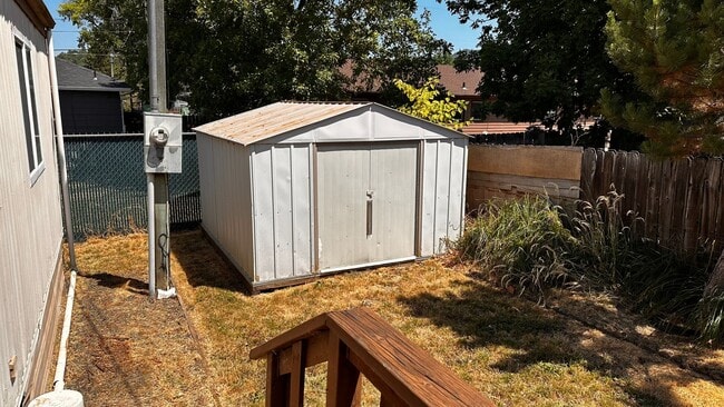 Building Photo - 2 Bedroom 1 Bath Mobile Home