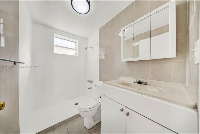 Building Photo - 2744 SW 16th Ter