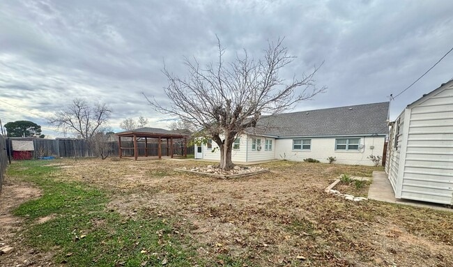 Building Photo - 3420 Fairlane Ave