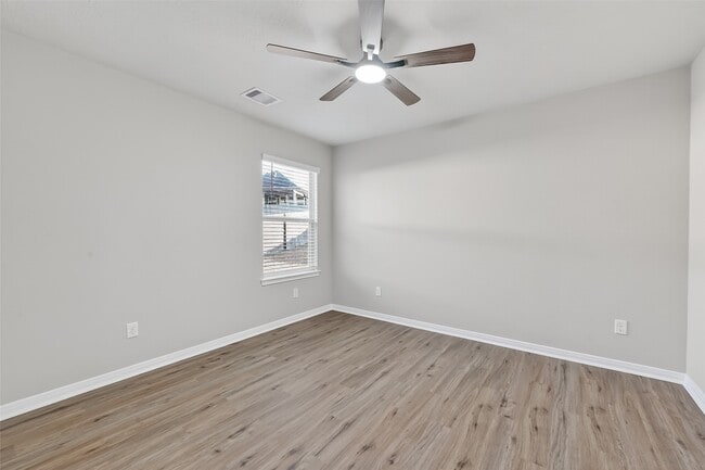 Building Photo - 151 Scenic Hills Ct